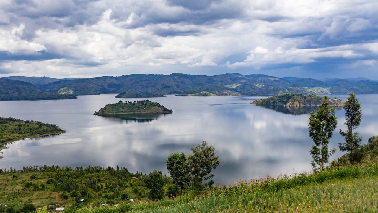 5 Most dangerous place on earth (Kivu Lake)